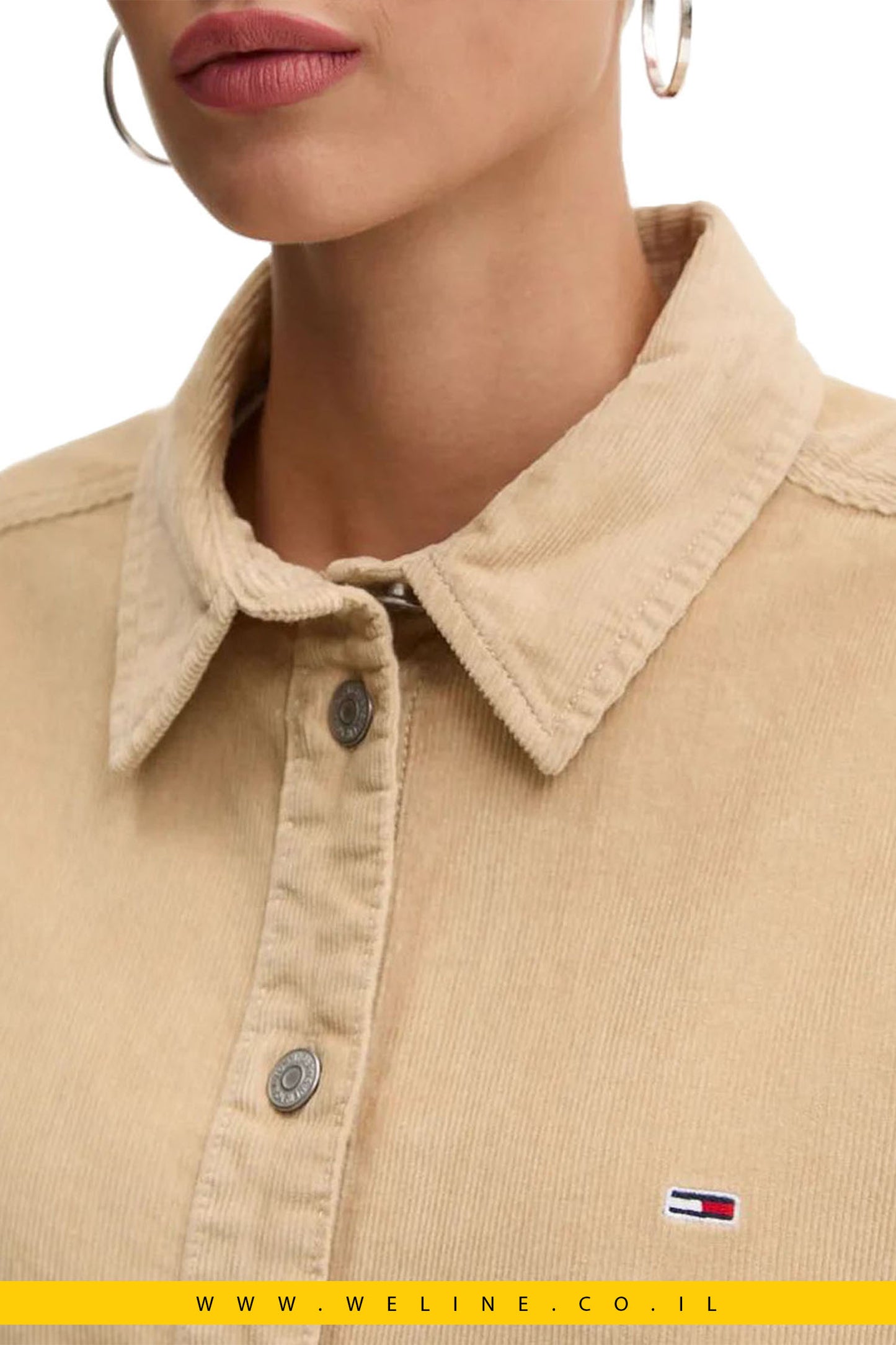 חולצת אוברשירט בצבע בז' מבית Tommy Jeans