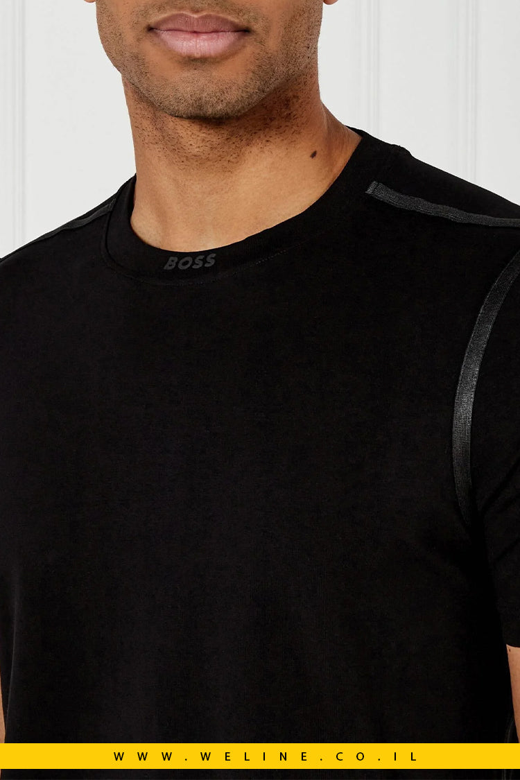 חולצת טי לגברים BOSS Slim Fit בצבע שחור עם עיצוב פסים