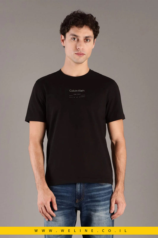 חולצת טי לגברים Calvin Klein – דגם לוגו בצבע שחור