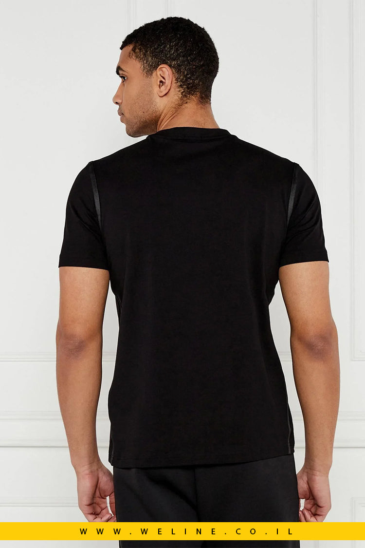חולצת טי לגברים BOSS Slim Fit בצבע שחור עם עיצוב פסים