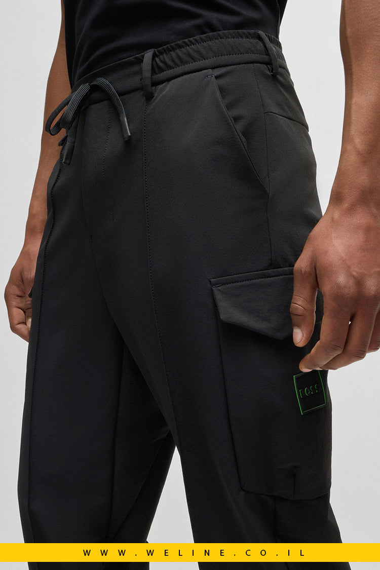 מכנסי קארגו דוחי מים מבד גמיש מבית BOSS