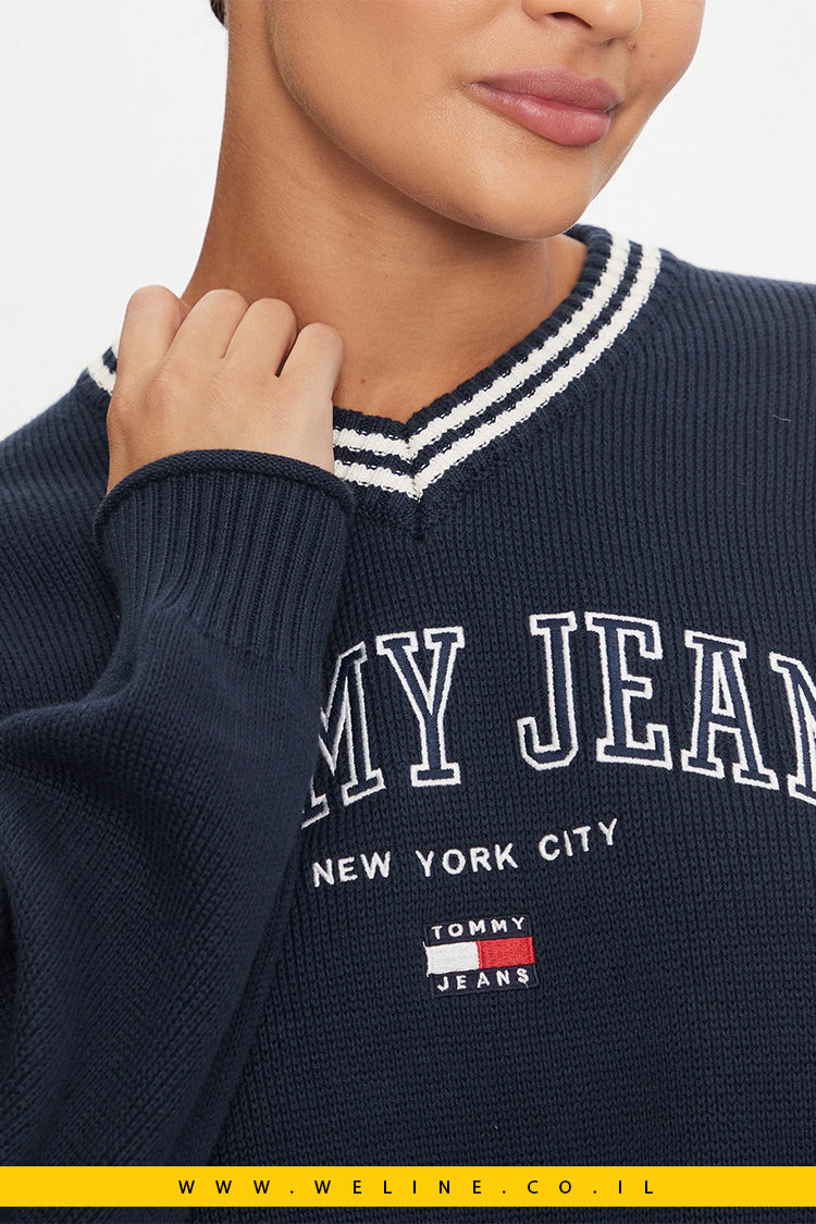 סוודר לנשים Tommy Jeans Varsity בצבע כחול כהה