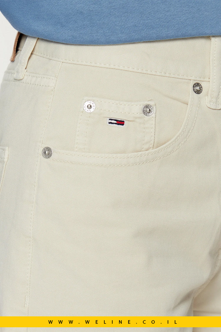 ג'ינס Tommy Jeans בצבע אקרו (Écru) בגזרת Straight Fit