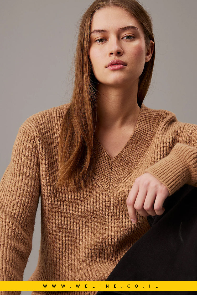 סוודר Calvin Klein לנשים - Boucle Ribbed V-neck