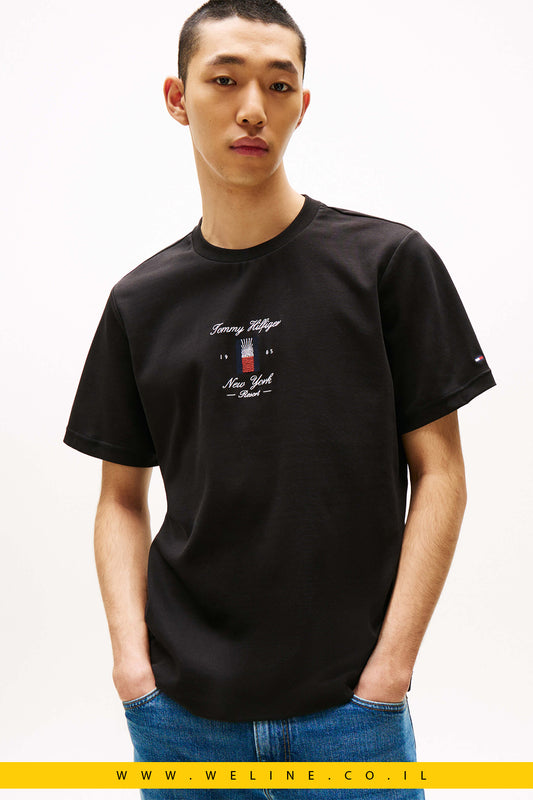 חולצת T לגברים עם לוגו דגל Tommy Hilfiger