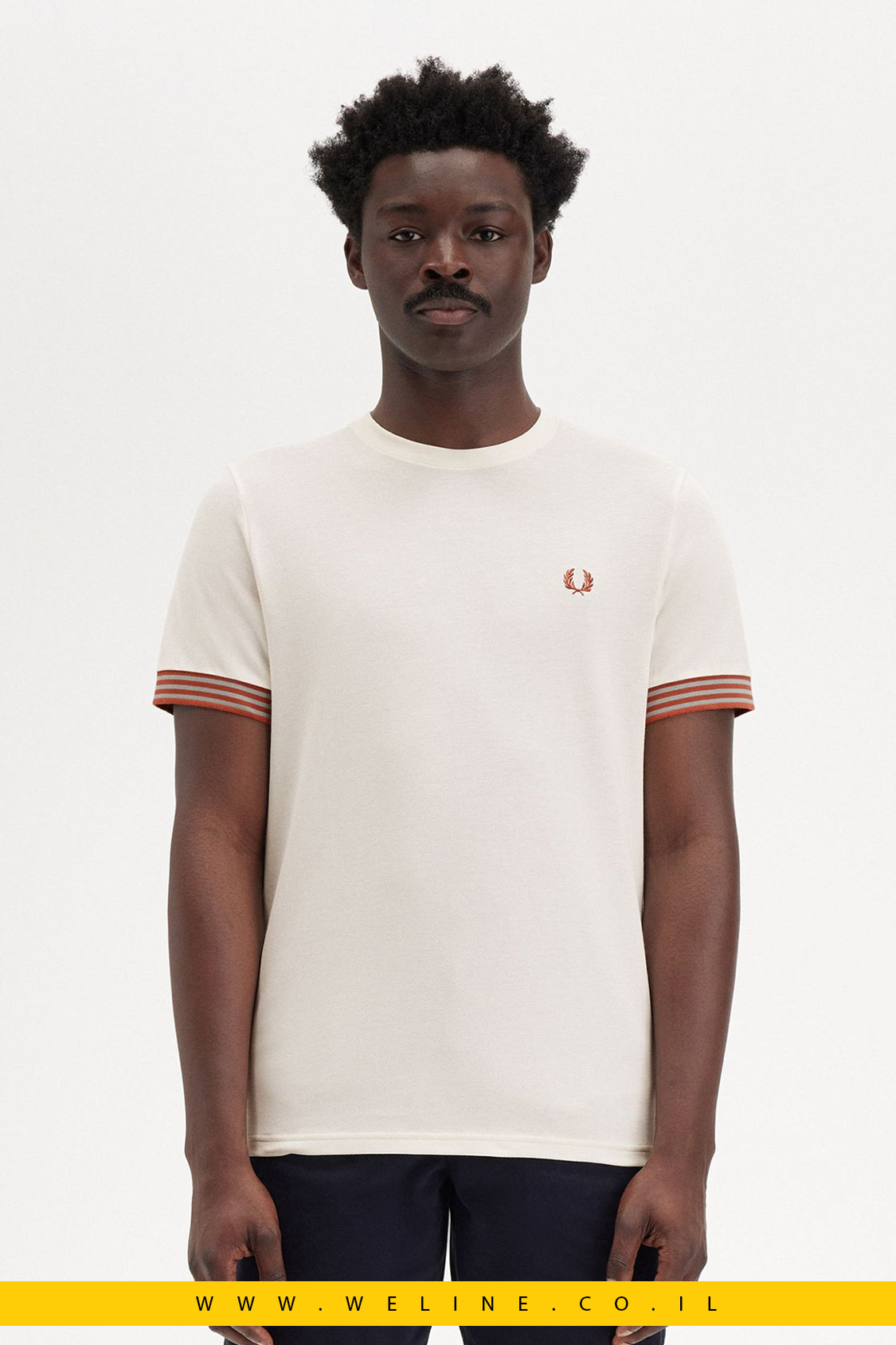חולצת טי לגברים עם פסי קצה – Fred Perry