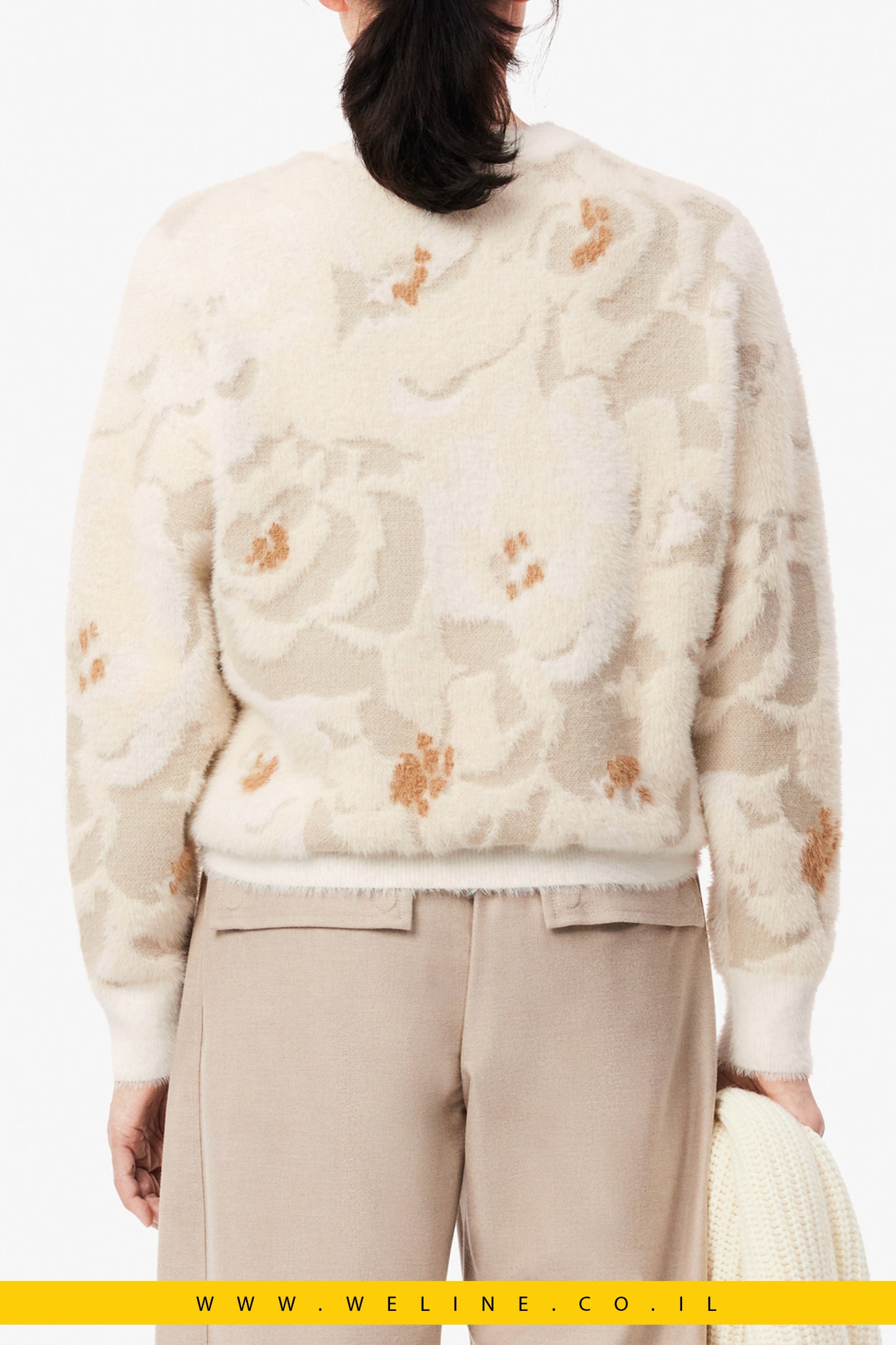 סוודר סרוג בעיצוב ג'קארד פרחוני (Floral Jacquard Knit Sweater)