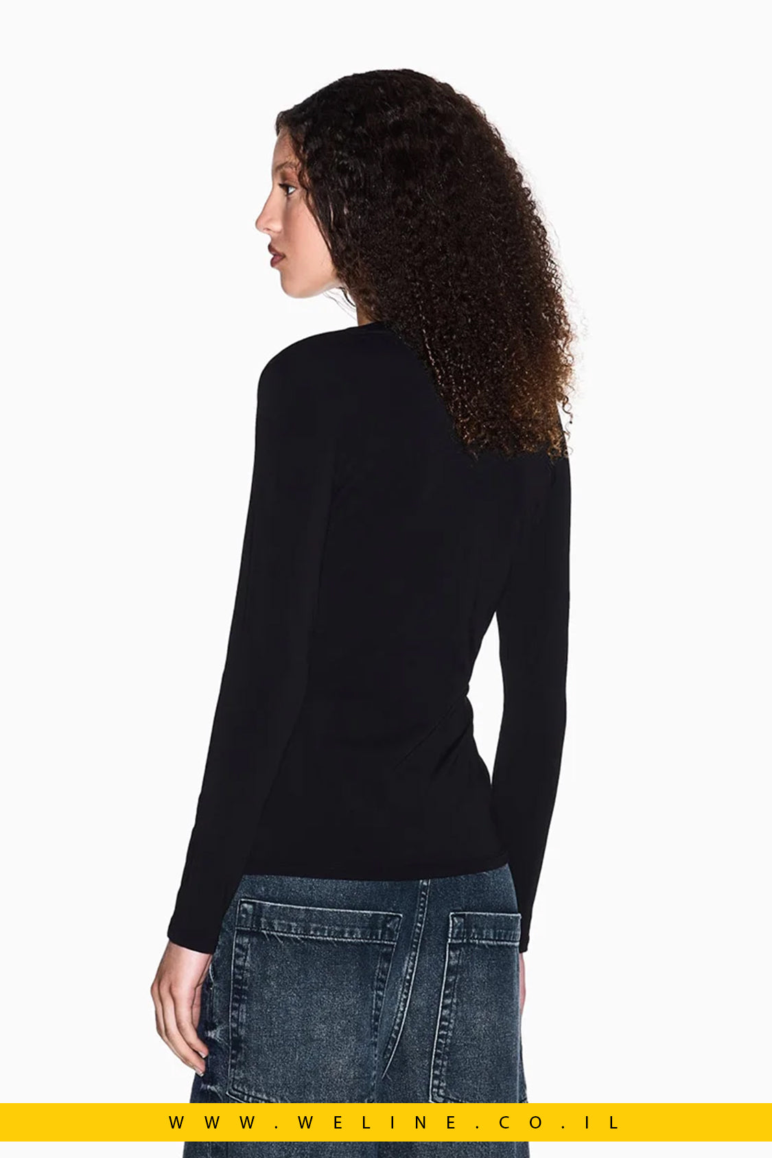 חולצת לונגסליב שחורה עם לוגו – Armani Exchange