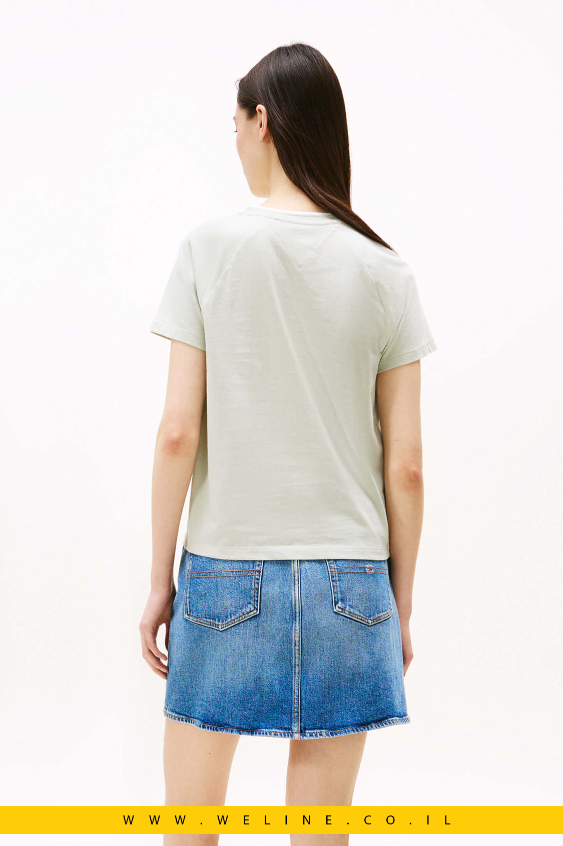 חולצת טי לנשים עם לוגו רקום בסגנון Script – Tommy Jeans