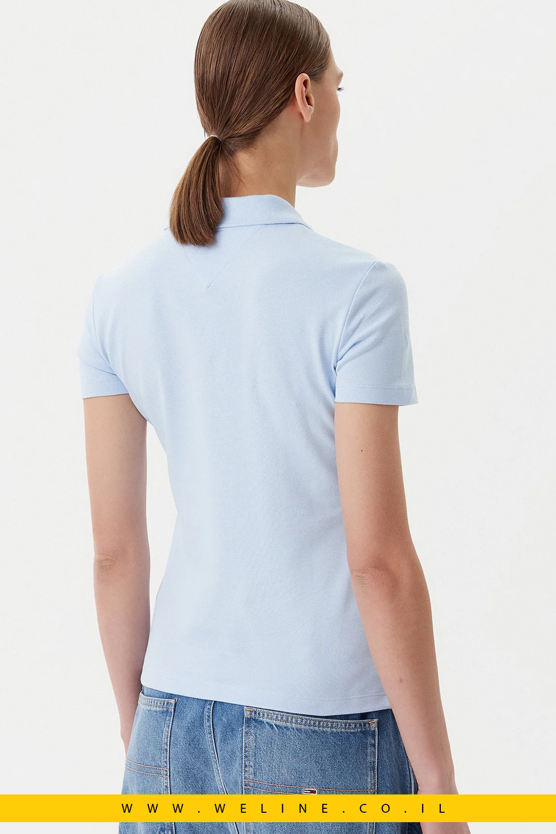 חולצת פולו לנשים – גזרת Slim בצבע תכלת - Tommy Jeans