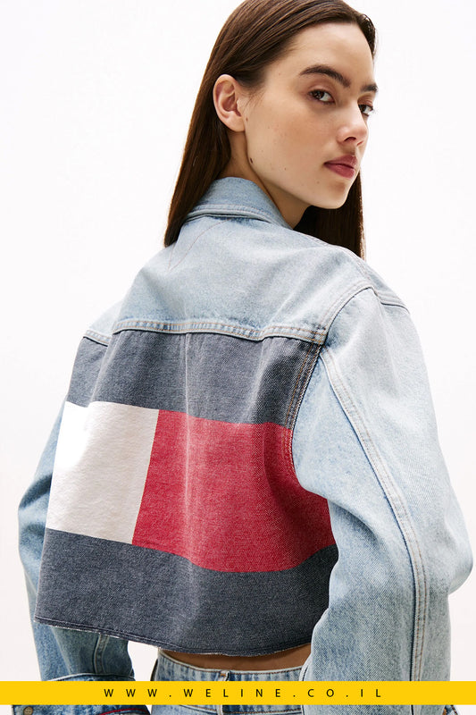 ג׳קט ג׳ינס נשים Tommy Jeans – Cropped Oversized עם לוגו אחורי גדול