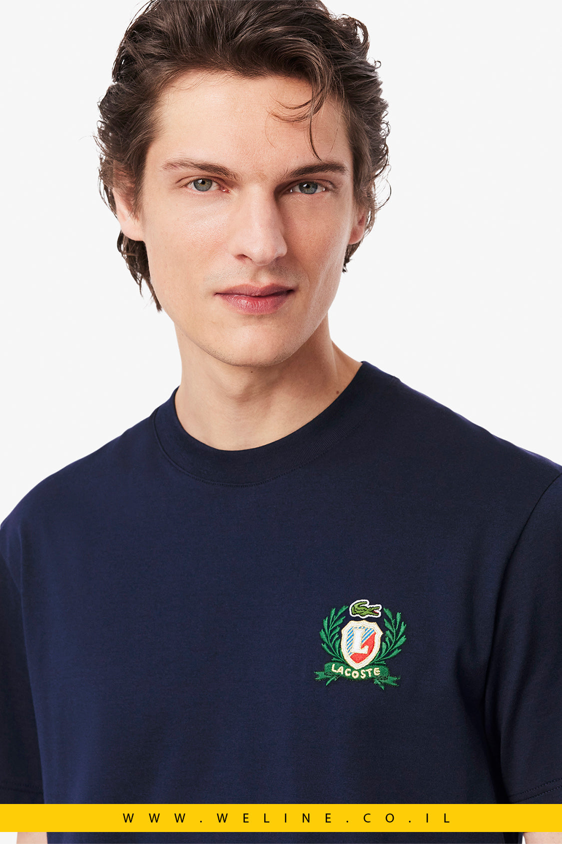 חולצת טי רקומה בעיצוב צרפתי לגברים מבית Lacoste – כחול