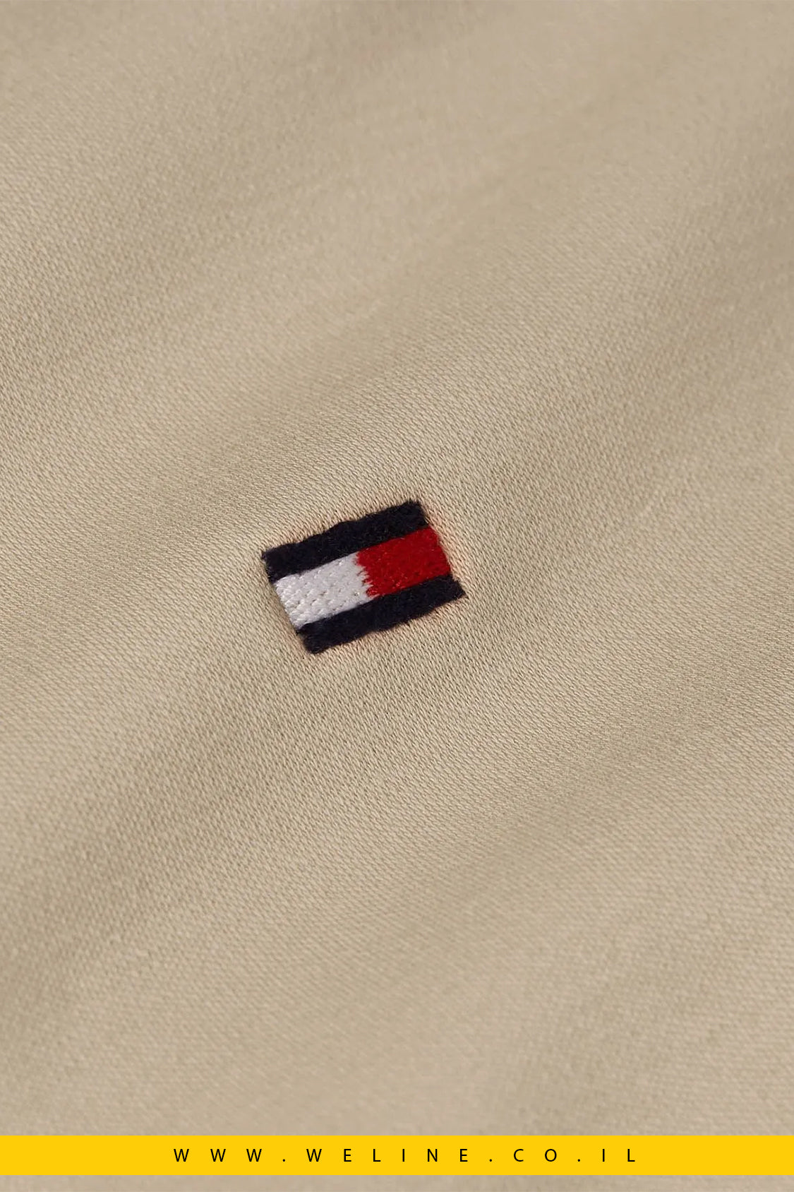 חולצת טי לגברים בגזרת Slim עם לוגו רקום | Tommy Hilfiger