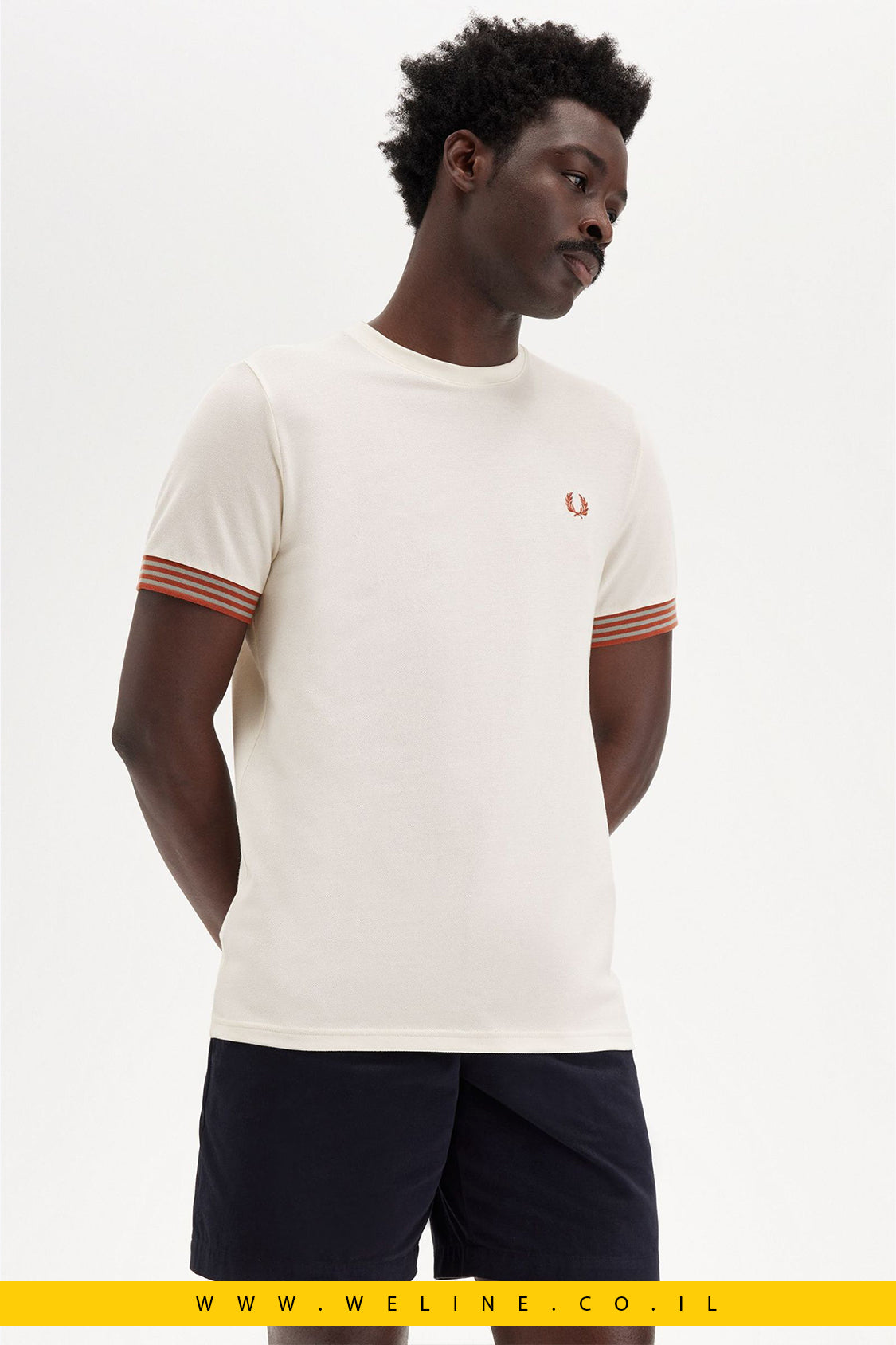 חולצת טי לגברים עם פסי קצה – Fred Perry