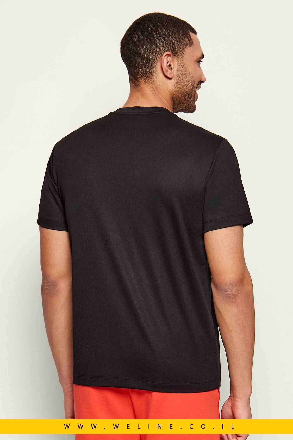 חולצת טי גברים EA7 Regular Fit – צבע שחור - WELINE.CO.IL