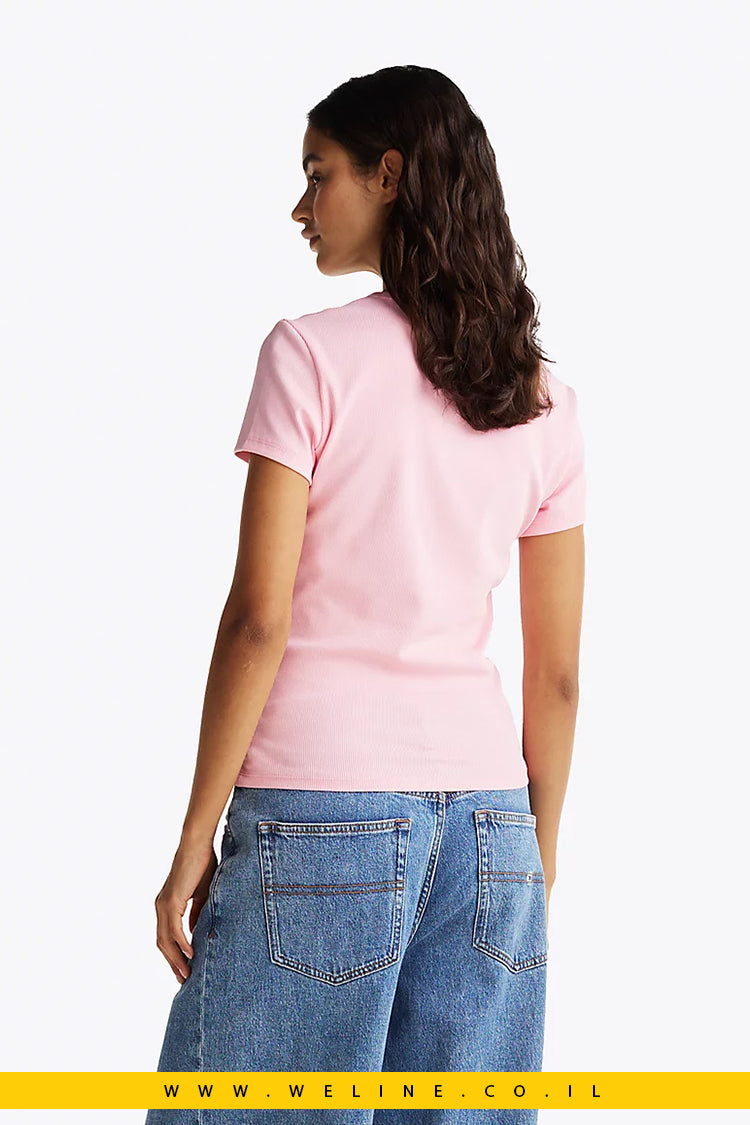 חולצת Ribbed Slim T-Shirt לנשים מבית Tommy Jeans