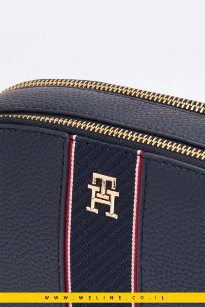 תיק קרוסבודי מרקם לנשים מבית Tommy Hilfiger