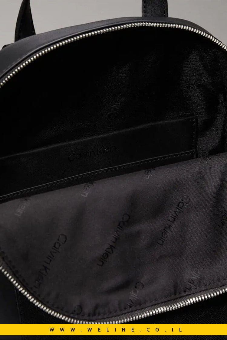 תיק גב Calvin Klein Must Dome Backpack Mono בצבע שחור קלאסי