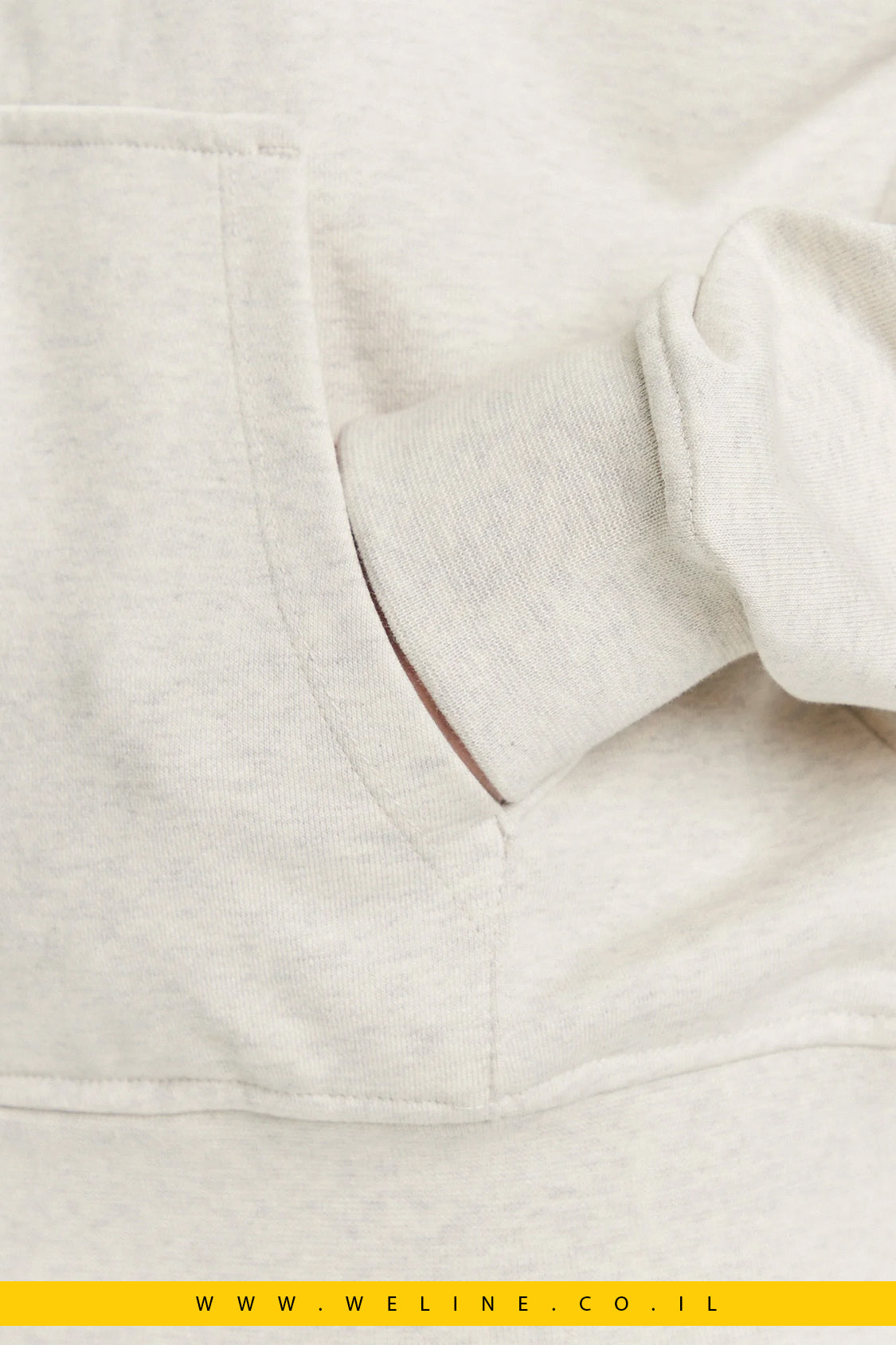 קפוצ'ון נשים Calvin Klein Jeans – דגם Monologo בצבע בז' מלנז' עם רוכסן