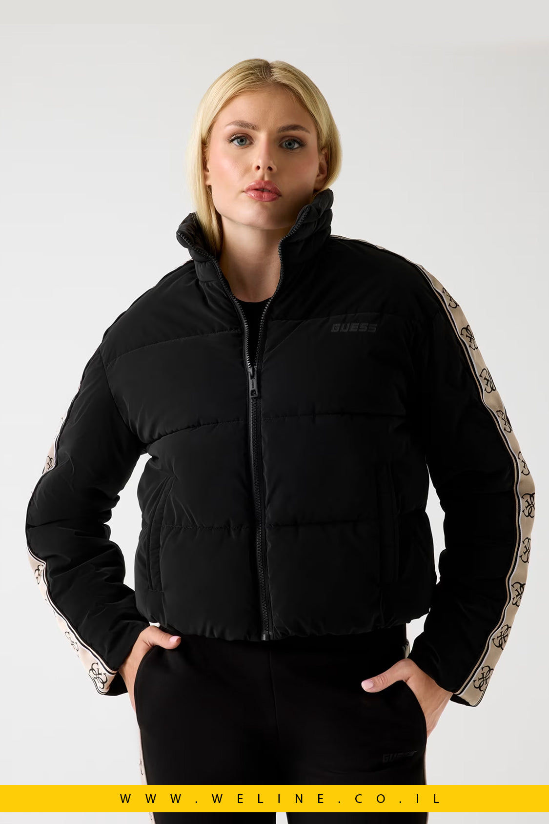 Guess – מעיל Puffer שחור עם צווארון גבוה