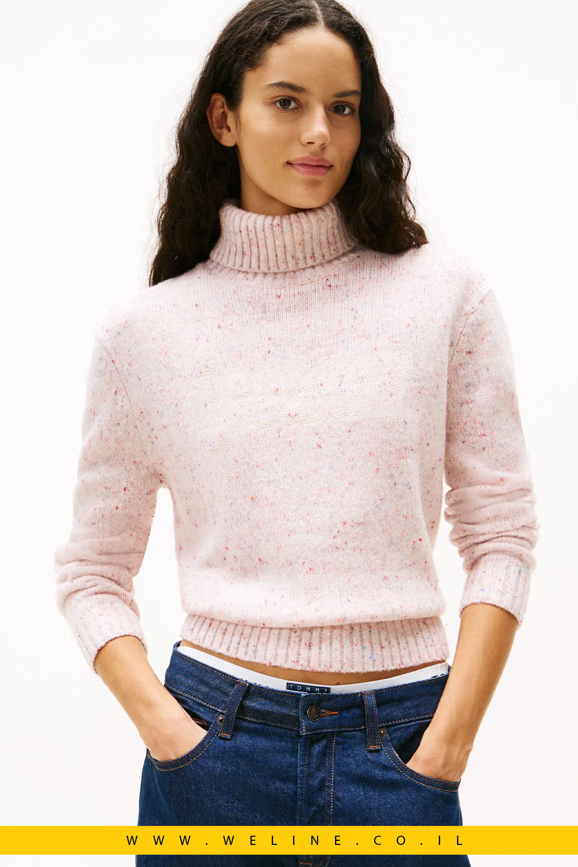 סוודר גולף נשים Tommy Jeans – קלאסי ונקי בצבע Ancient White