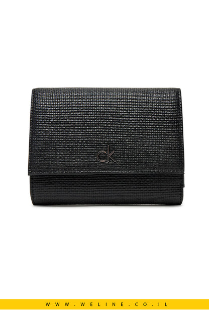 Calvin Klein – ארנק נשים קטן דגם Daily Trifold בצבע שחור