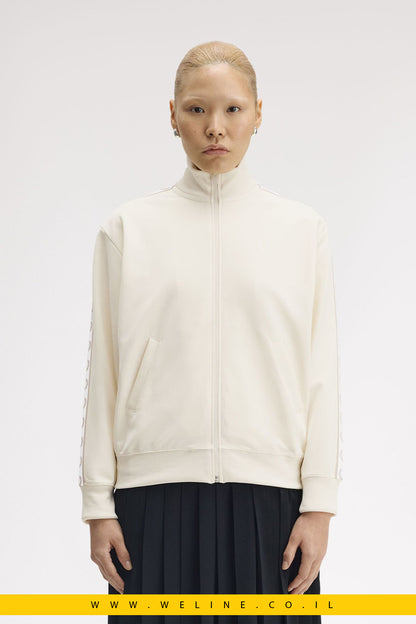 ג׳קט טרנינג עם פסי מיתוג – Fred Perry Taped Track Jacket (צבע אקרו / Ecru)