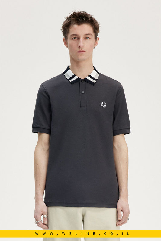 חולצת פולו לגברים עם צווארון דוגמת לוח שחמט – Fred Perry