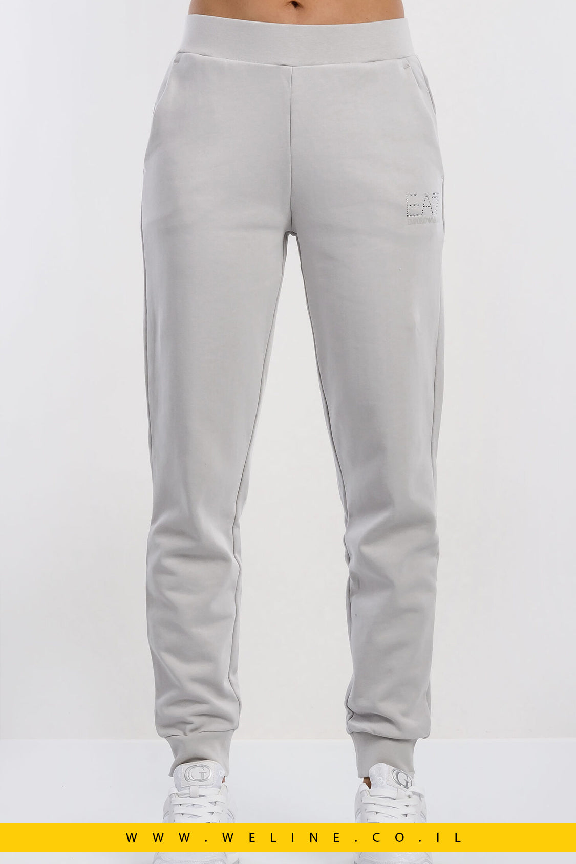 חליפת טרנינג EA7 לנשים בצבע אפור – קפוצ’ון עם לוגו קריסטלים