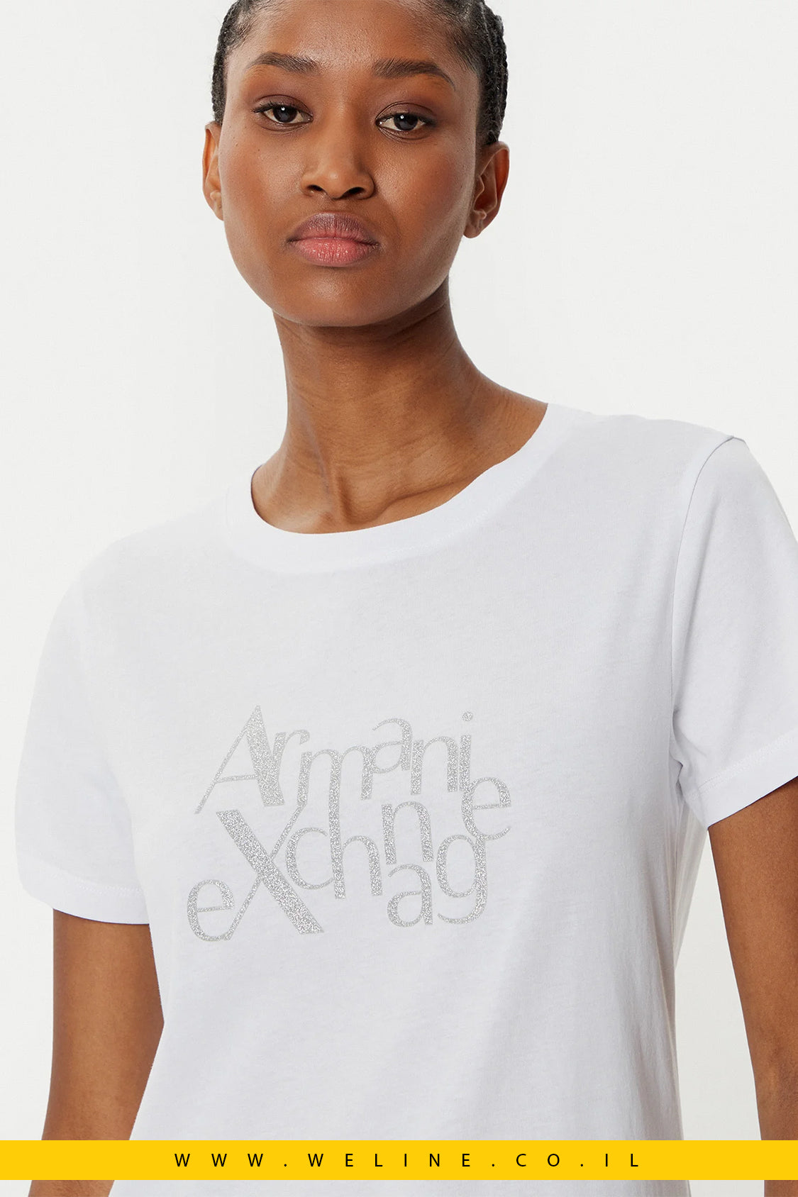 טי-שירט לנשים בצבע לבן– Armani Exchange
