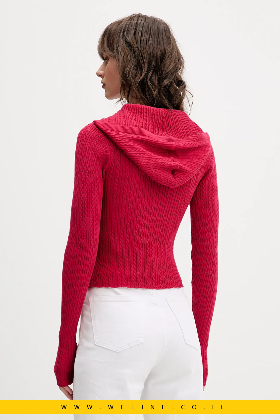 ג’אמפר Tommy Jeans לנשים עם קפוצ’ון – צבע בורדו