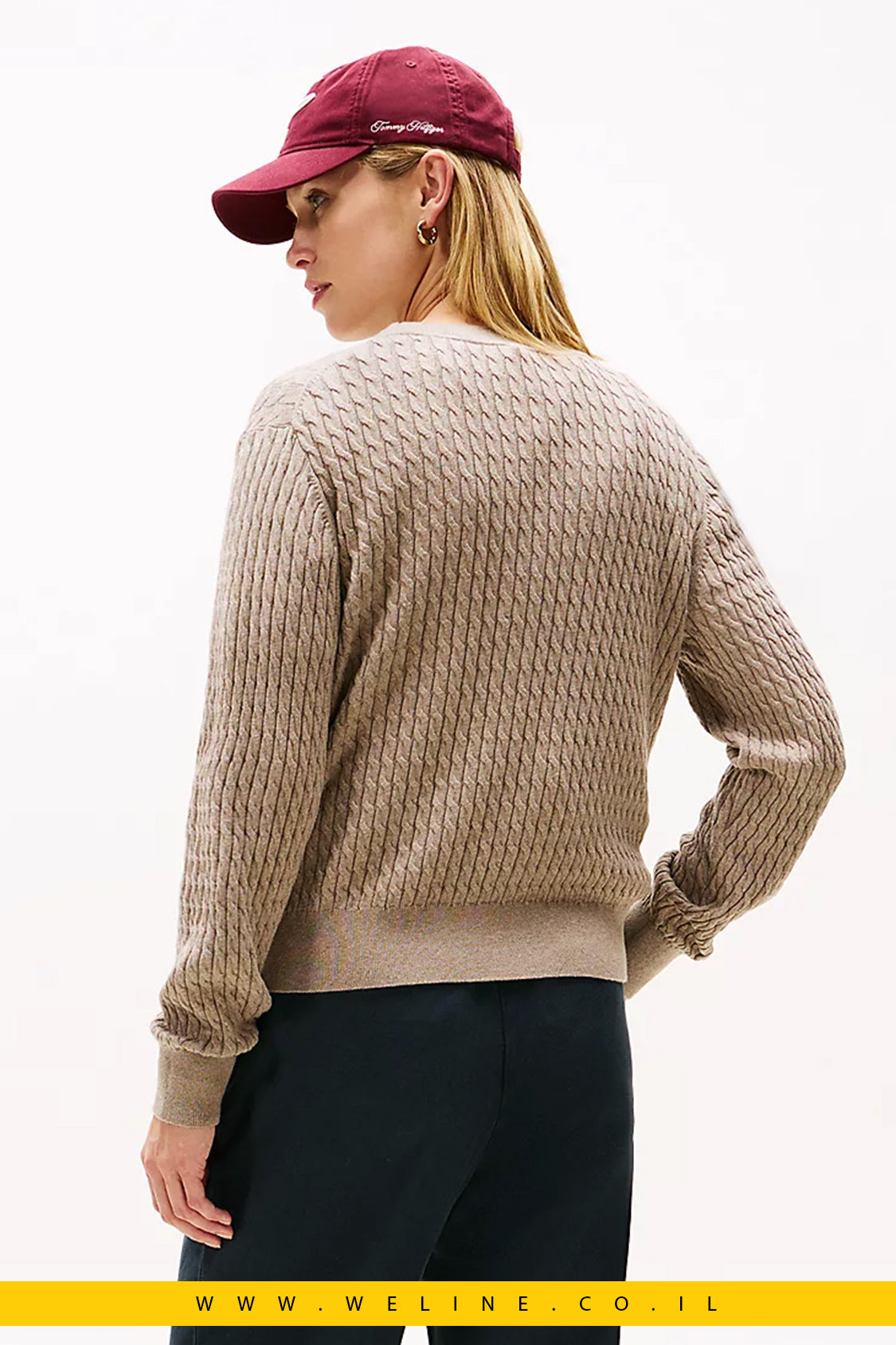 סוודר סריג נשים Tommy Hilfiger – דגם Cable Knit קלאסי בצבע טאופ