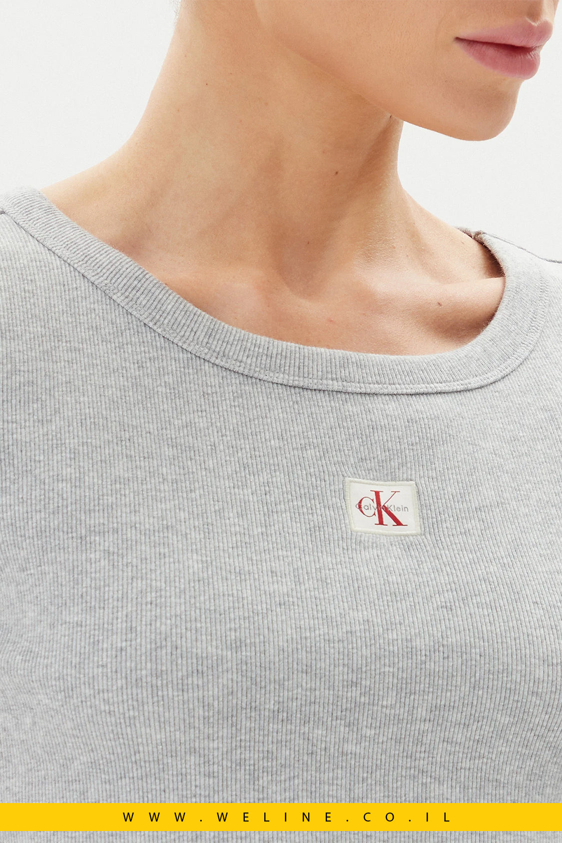 חולצת טי נשים בצבע אפור מלנג’ – Calvin Klein Jeans
