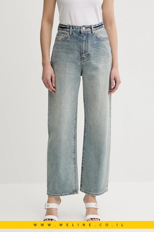 ג׳ינס נשים בגזרה גבוהה ונינוחה מבית Armani Exchange