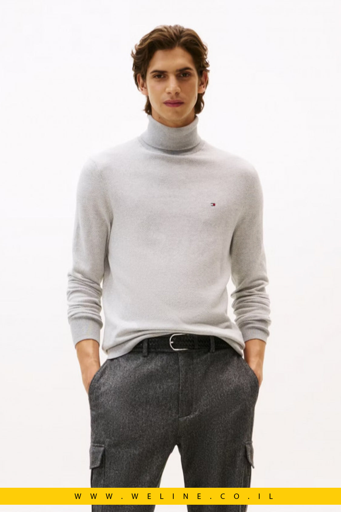 Tommy Hilfiger Pima Cotton Cashmere Herringbone Roll Neck Jumper – סוודר גולף לגברים דוגמת הרינגבון בצבע אפור בהיר