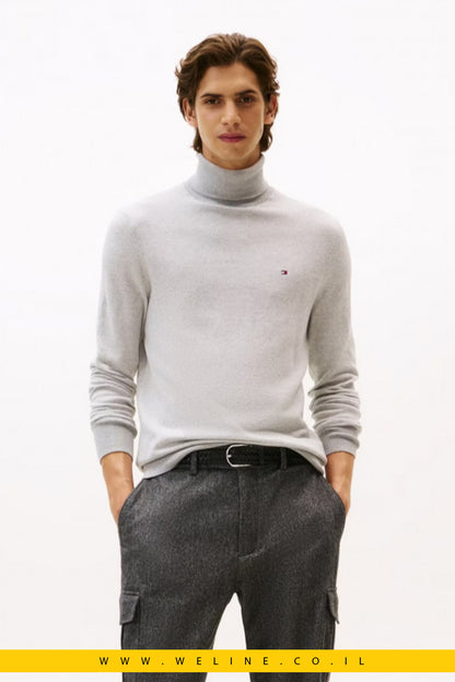 Tommy Hilfiger Pima Cotton Cashmere Herringbone Roll Neck Jumper – סוודר גולף לגברים דוגמת הרינגבון בצבע אפור בהיר