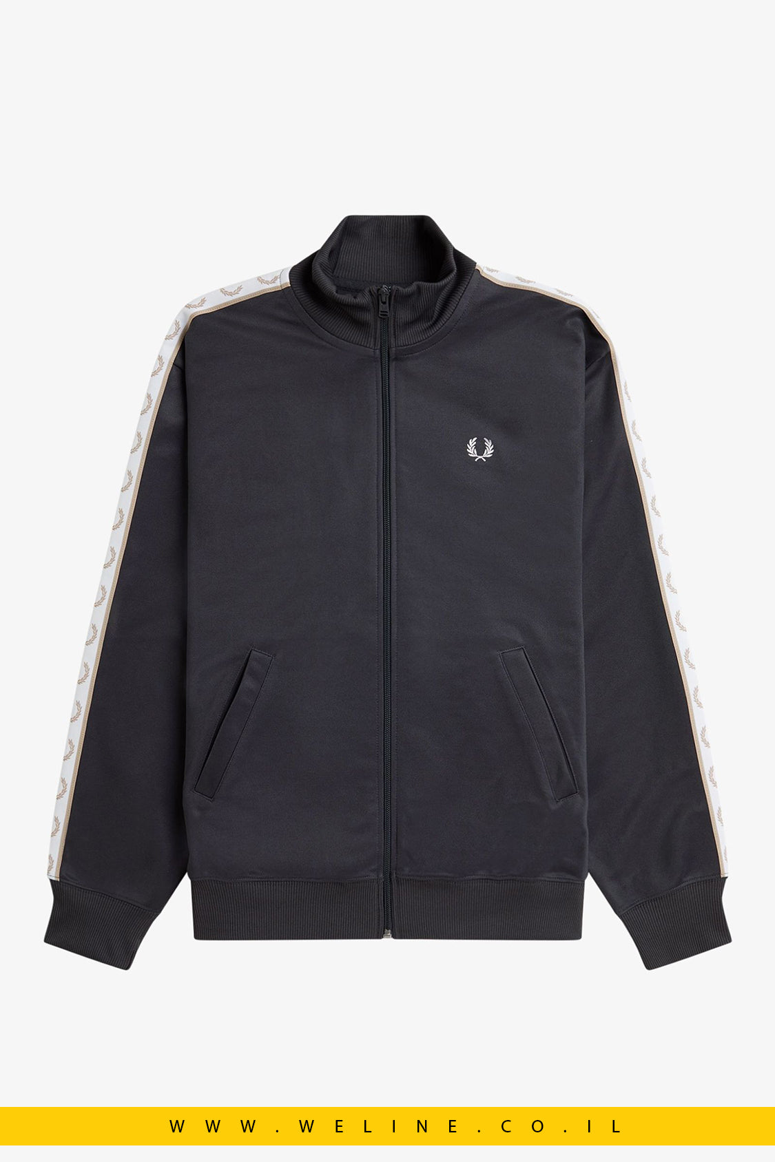 ג׳קט טרנינג עם פסי לוגו – Fred Perry Taped Track Jacket (אפור Anchor Grey)