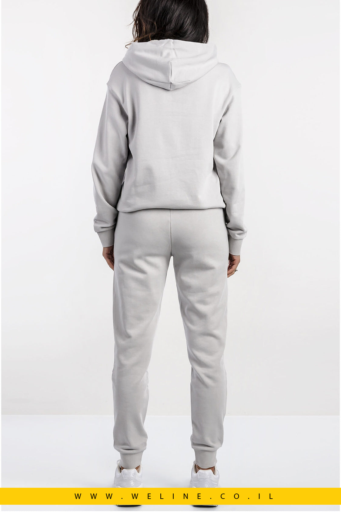 חליפת טרנינג EA7 לנשים בצבע אפור – קפוצ’ון עם לוגו קריסטלים