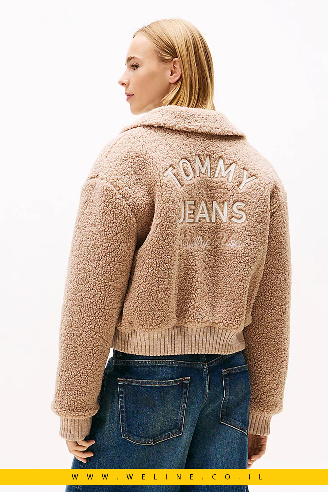 מעיל בומבר נשים Tommy Jeans Varsity Teddy – לוגו גב, גזרת Relaxed