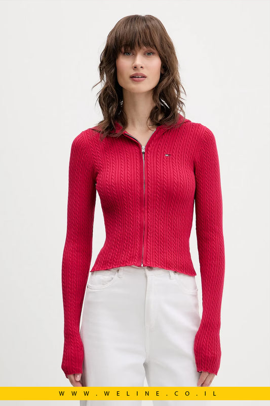 ג’אמפר Tommy Jeans לנשים עם קפוצ’ון – צבע בורדו