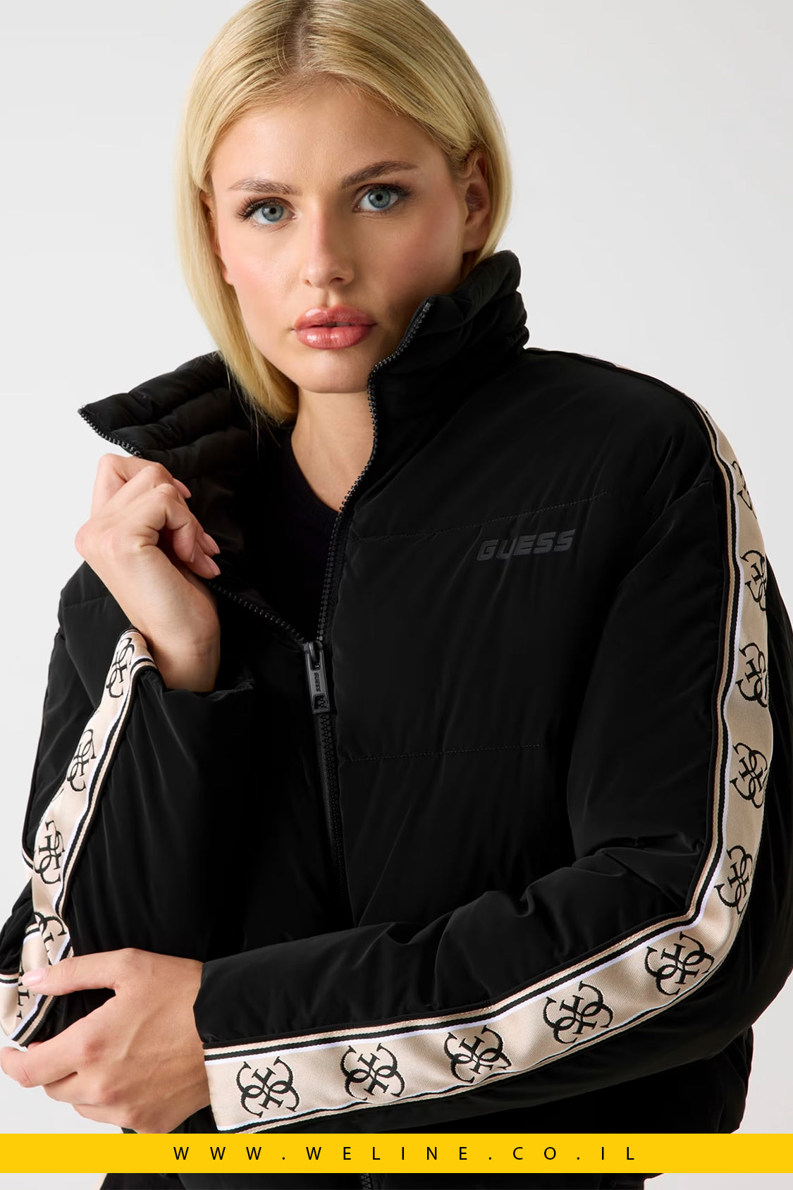 Guess – מעיל Puffer שחור עם צווארון גבוה