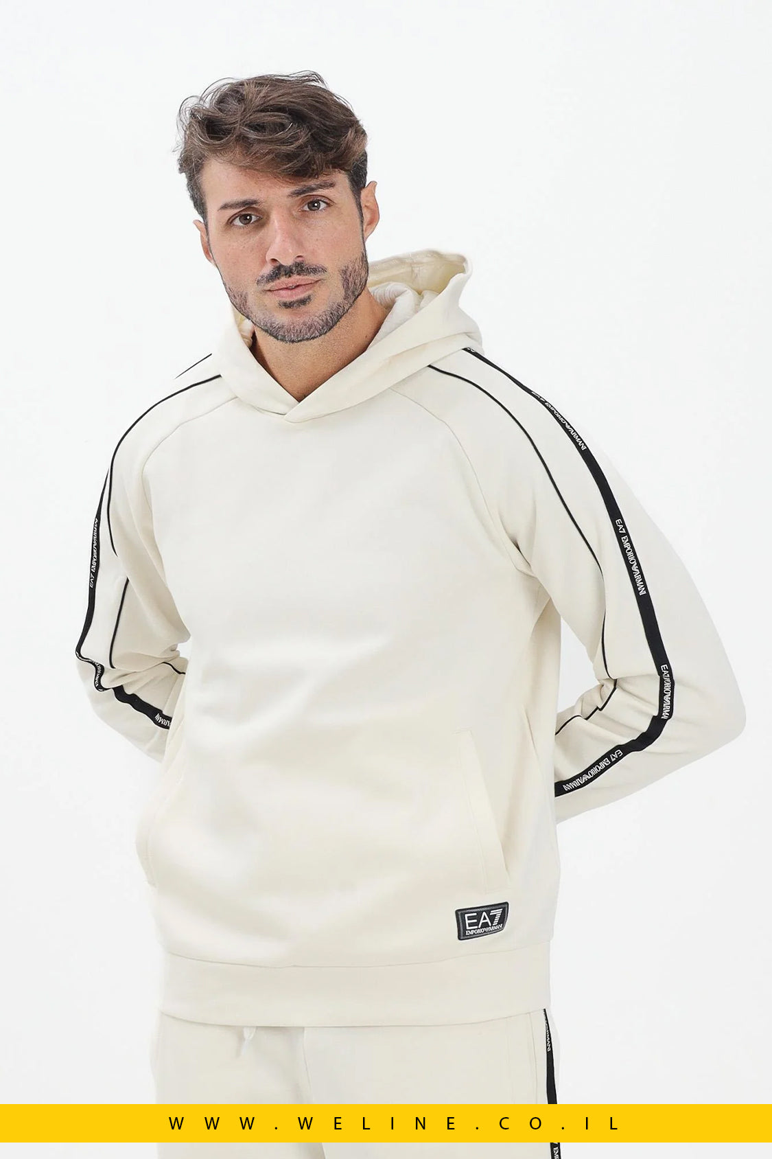 קפוצ'ון גברים EA7 Logo Series – צבע קרם, גזרת Regular