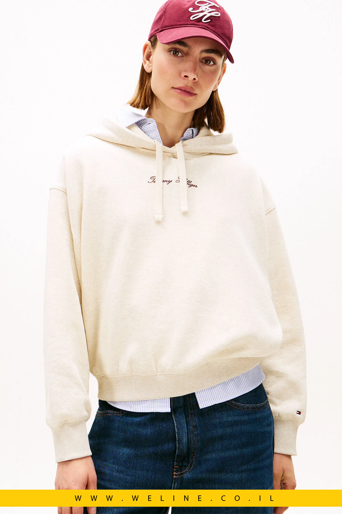 קפוצ'ון נשים Tommy Hilfiger – דגם Textured Logo בגזרת Relaxed בצבע Oatmilk