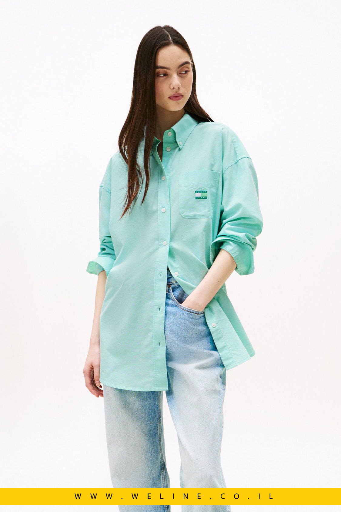 Tommy Jeans Tommy Badge Oversized Oxford Shirt – חולצת אוקספורד אוברסייז לנשים בצבע מנטה
