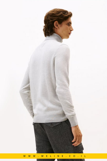 Tommy Hilfiger Pima Cotton Cashmere Herringbone Roll Neck Jumper – סוודר גולף לגברים דוגמת הרינגבון בצבע אפור בהיר