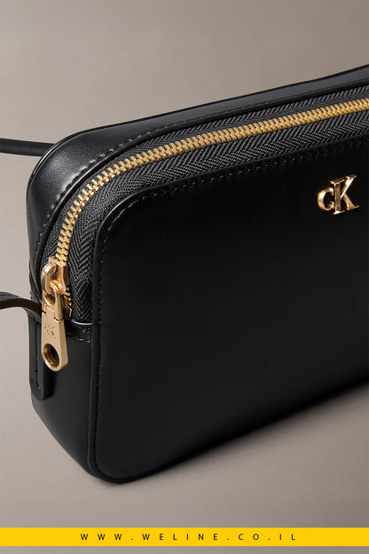 תיק CK מצלמה לנשים עם לוגו מונוגרם – שחור