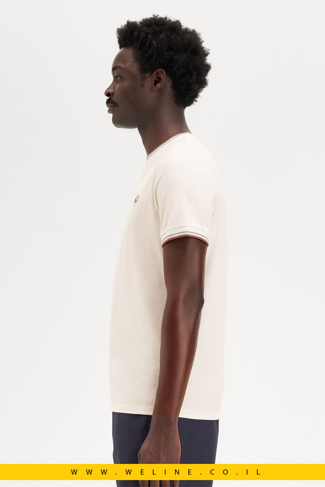 חולצת טי לגברים עם פס כפול בצווארון – Fred Perry
