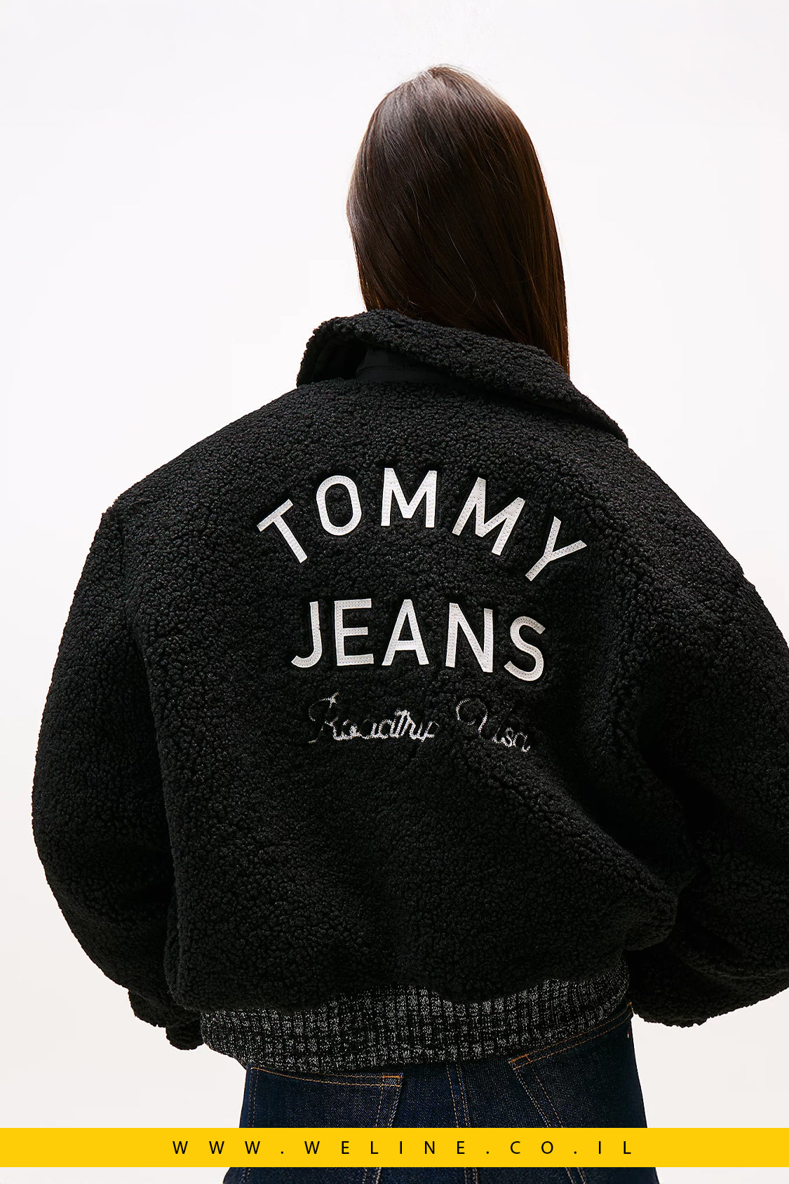 מעיל בומבר נשים Tommy Jeans Varsity Teddy – לוגו גב, גזרת Relaxed