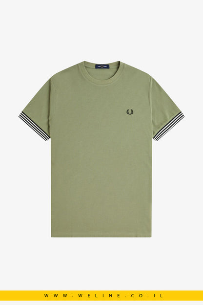 חולצת טי עם עיטורי פסים בשרוול – בצבע Olive Mint | Fred Perry