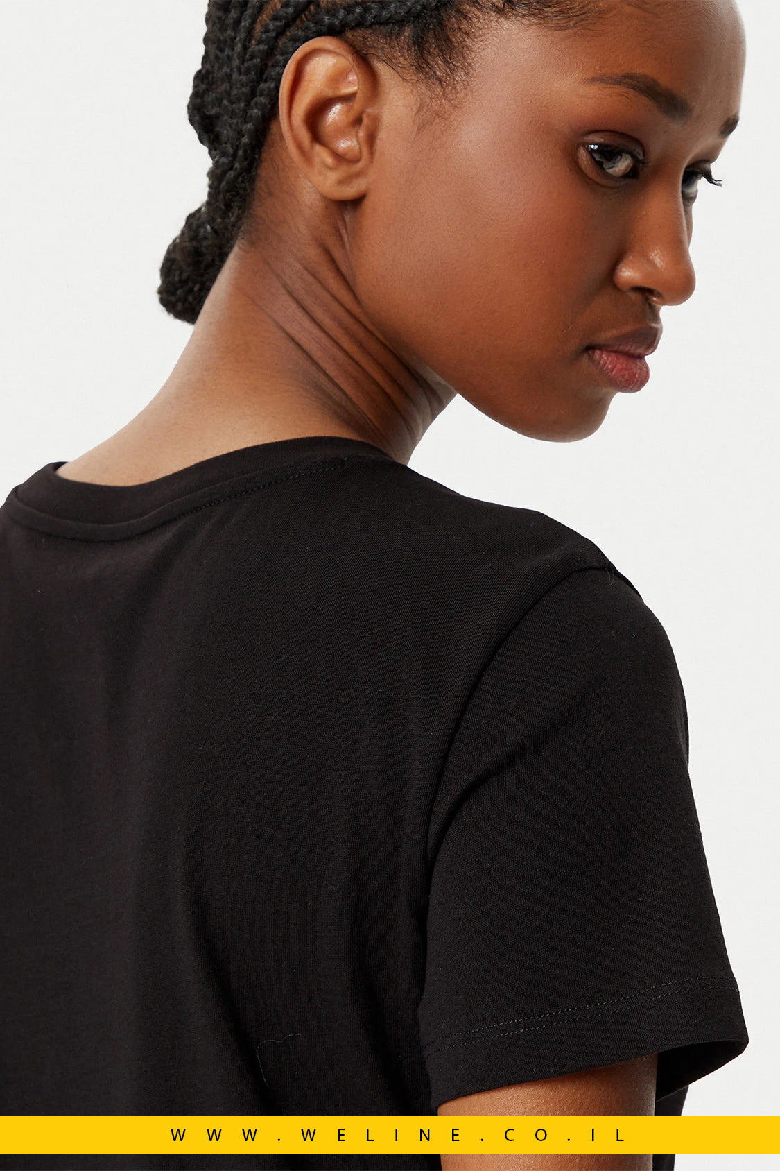 טי-שירט לנשים בצבע שחור – Armani Exchange